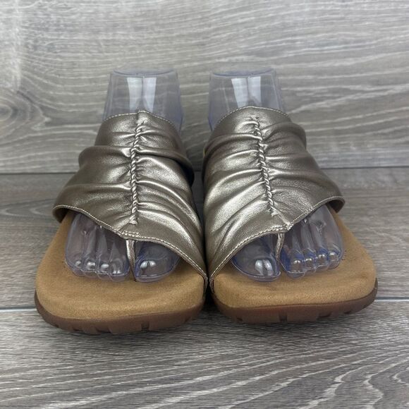 Taos Gift 2 Women's Sz 11 Champagne Gold Leather Thong Flip Flop Slip On Sandals - Picture 2 of 10